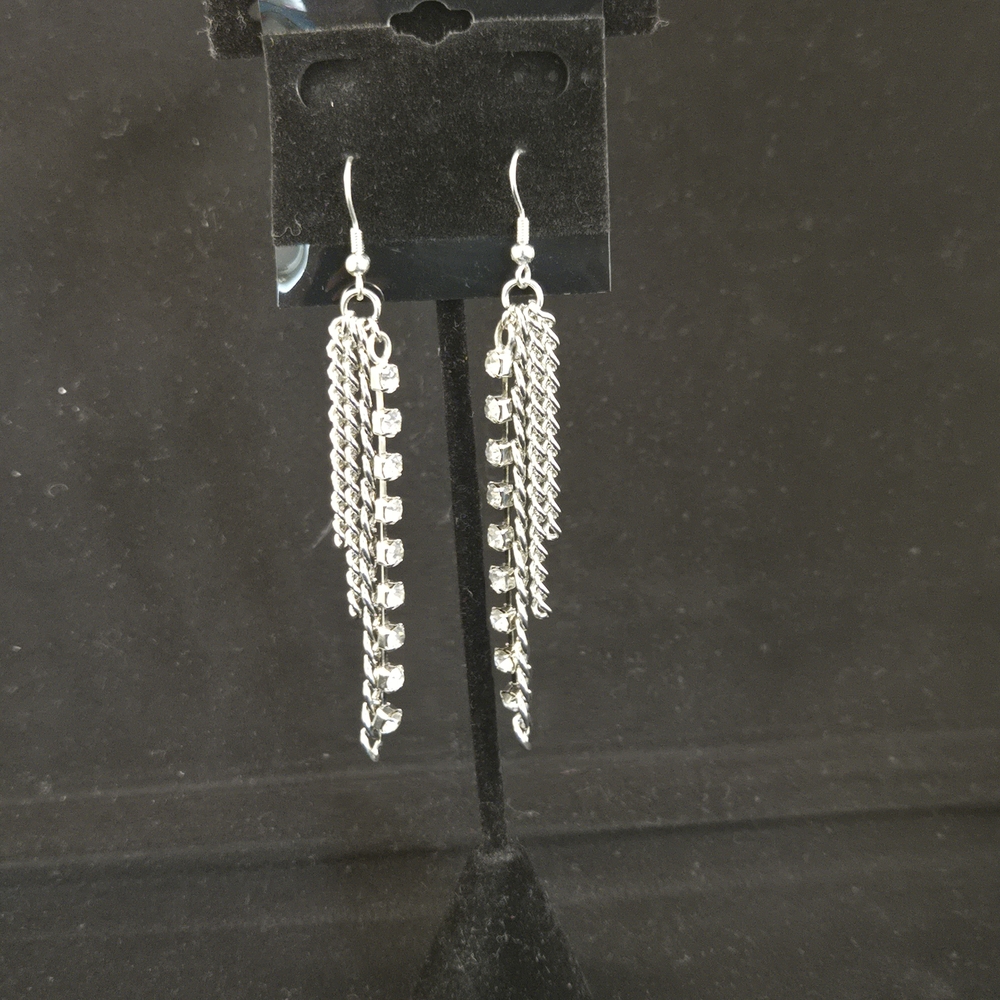 Chic Silver Chain Dangle Earrings